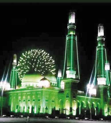 ابتهاجا بقدوم ذكرى مولد الرسول الأعظم: جوامع ومساجد اليمن ترتدي حلة فرائحية بهية