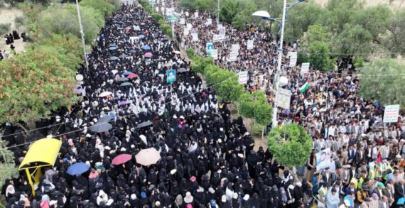 جامعة صنعاء تشهد مسيرة طلابية حاشدة تضامنًا مع الشعب الفلسطيني