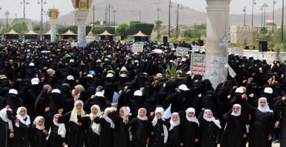 حرائر أمانة العاصمة يحتشدن في ساحتي ملعب الثورة وجامع الشعب إحياءً لذكرى يوم الولاية