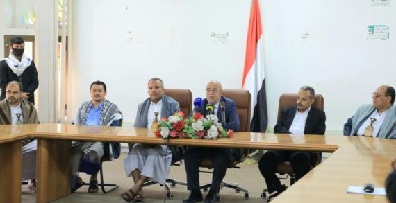 رئيس مجلس الوزراء يحث على الانضباط الوظيفي وإنجاز معاملات المواطنين