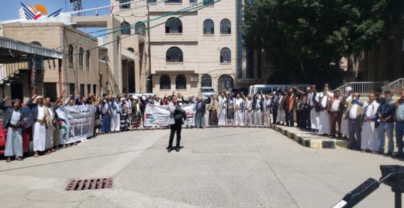 قيادة وموظفو وزارة الإدارة المحلية ينددون بالجرائم الصهيونية بحق أبناء الشعب الفلسطيني