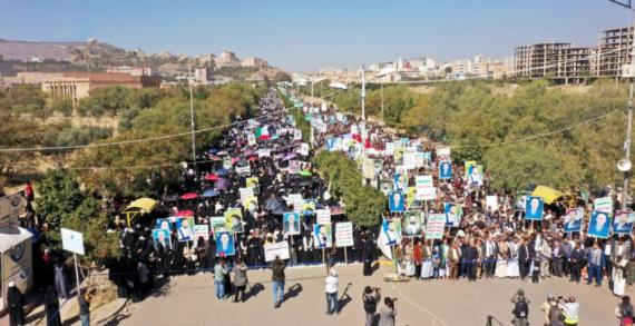 مسيرة طلابية حاشدة بجامعة صنعاء تندد باستمرار حرب الإبادة بحق الشعب الفلسطيني