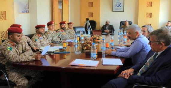نائب رئيس اللجنة العسكرية الوطنية يناقش مع الممثل الأممي خروقات قوى العدوان للهدنة