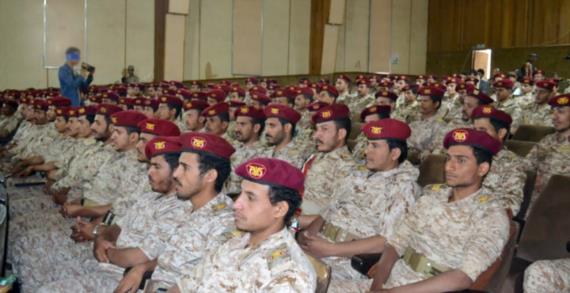 وزارة الدفاع تحتفي بتخرج أربع دفع عسكرية في مجال “قادة تخطيط عمليات”