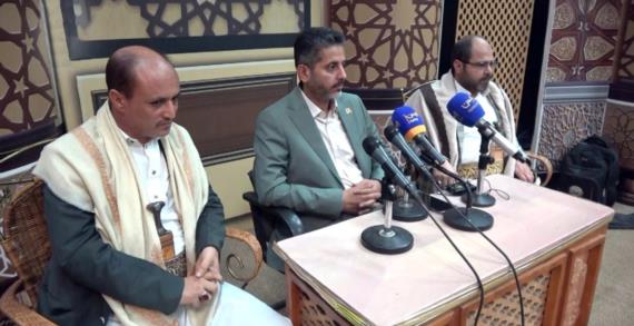 وزير الإعلام يلتقي قيادة وكوادر إذاعة صنعاء ويؤكد المضي في التطوير والتحديث